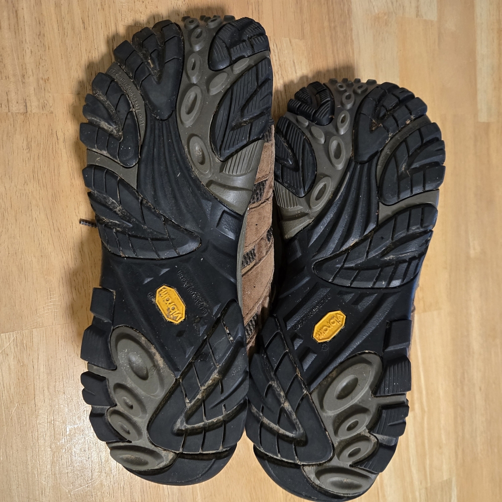 Merrell Men's Brown and Black Athletic Shoes - Picture 3 of 6